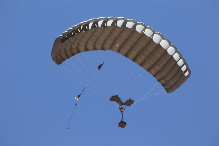 SpetsTechnoExport provided Ukrainian paratroopers with American parachutes