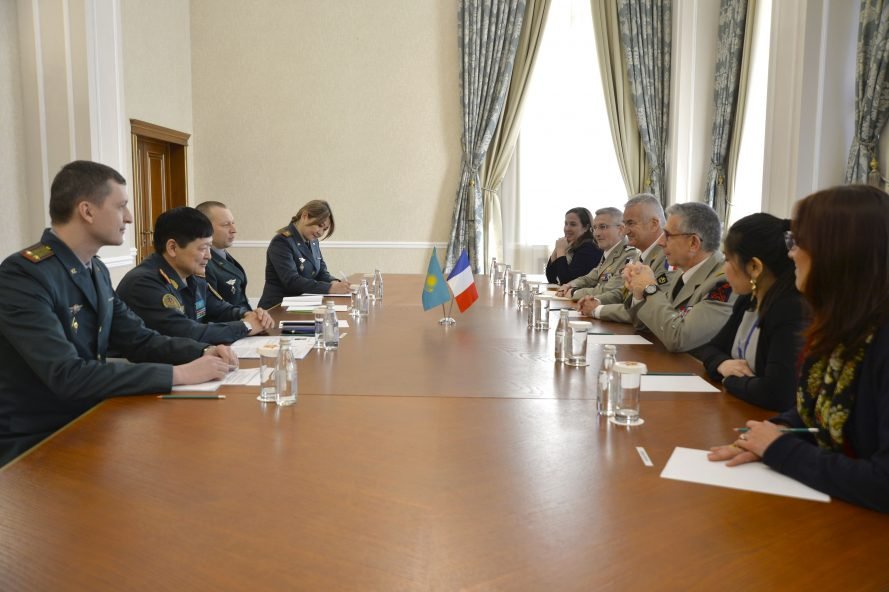 Kazakhstan and France discuss bilateral military cooperation