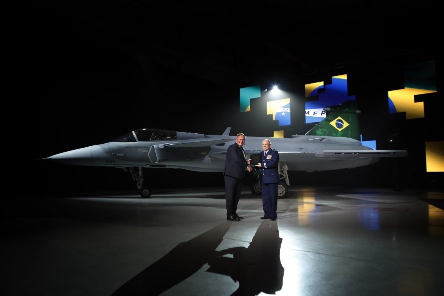 Saab Presents First Gripen E to Brazil