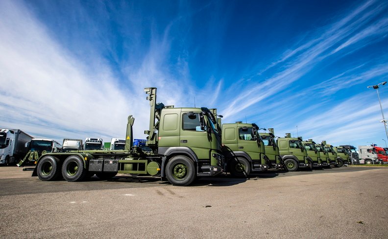 Estonian Army vehicle fleet will grow with 40 new Volvo container trucks