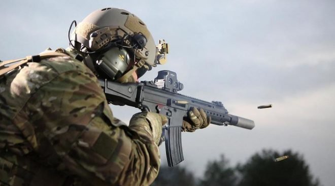 Heckler & Koch presents its HK433 new generation of 5.56mm assault rifles