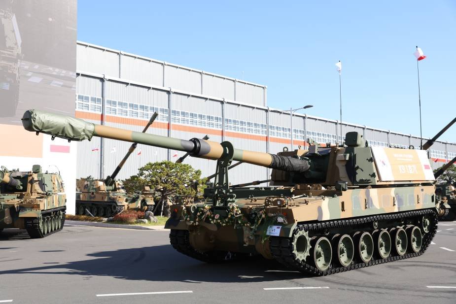 Hanwha Defense rolls out 24 K9PL self-propelled howitzers for Polish army