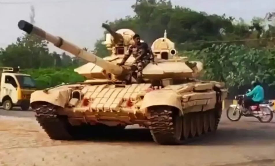 Indian company AVNL unveils Atharva hybrid tank from T-72 and T-90S