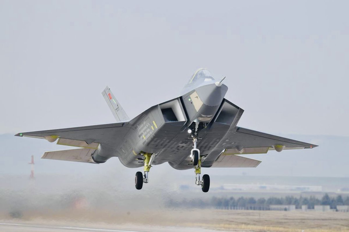 Turkish stealth fighter prototype made its first flight