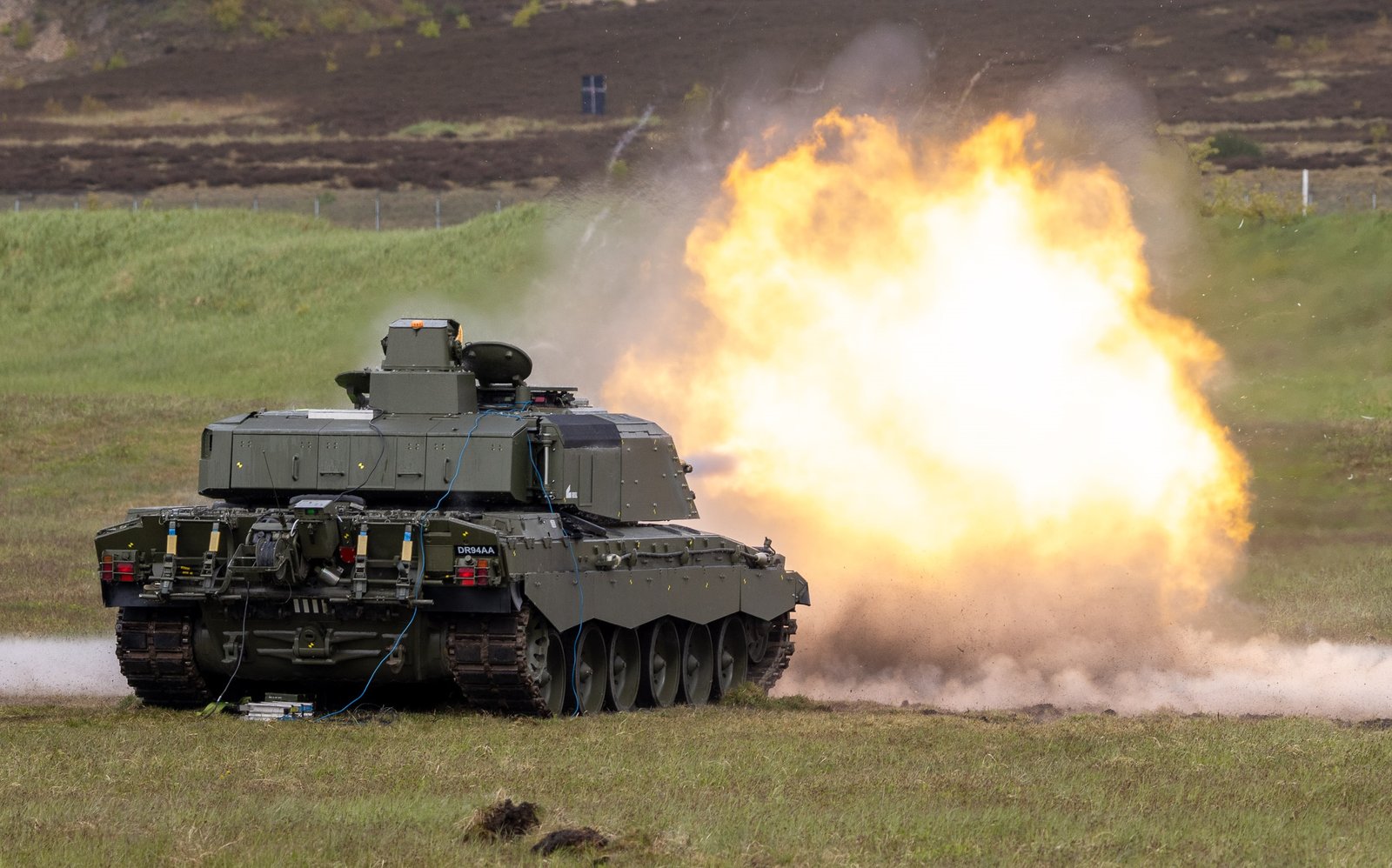 Challenger 3 tank of the British Army completes live firing tests