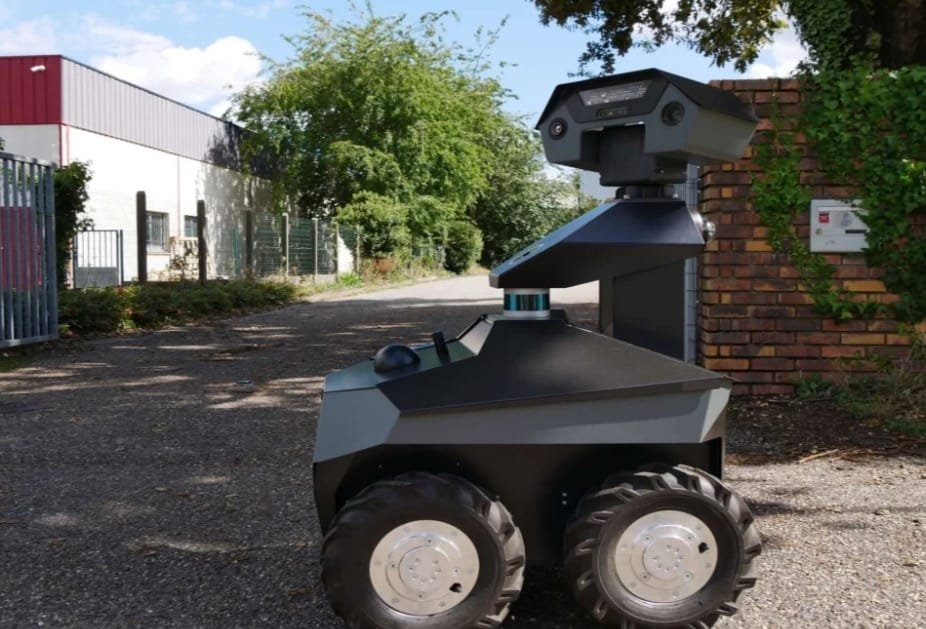 Running Brains Robotics to Showcase GR100 Security Robot at Eurosatory 2024