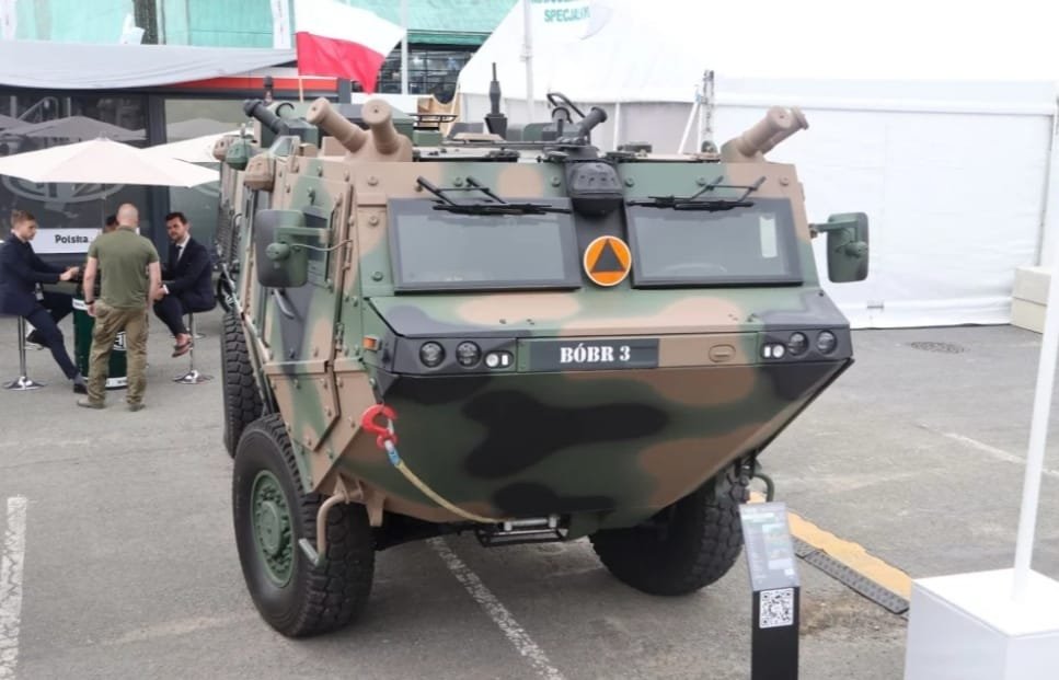 Poland Signs Agreement for 28 LOTR Kleszcz Armored Reconnaissance Vehicles