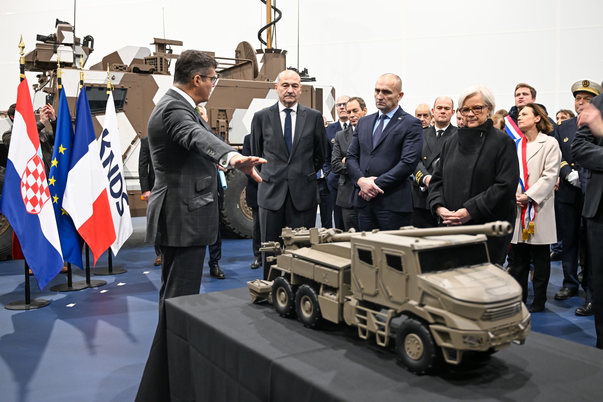 Croatia Buys French CAESAR Howitzers and Serval Vehicles