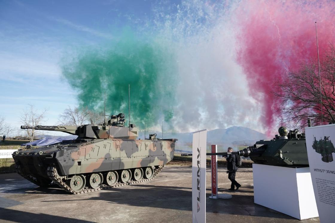 Italian Army Receives first Lynx Fighting Vehicles