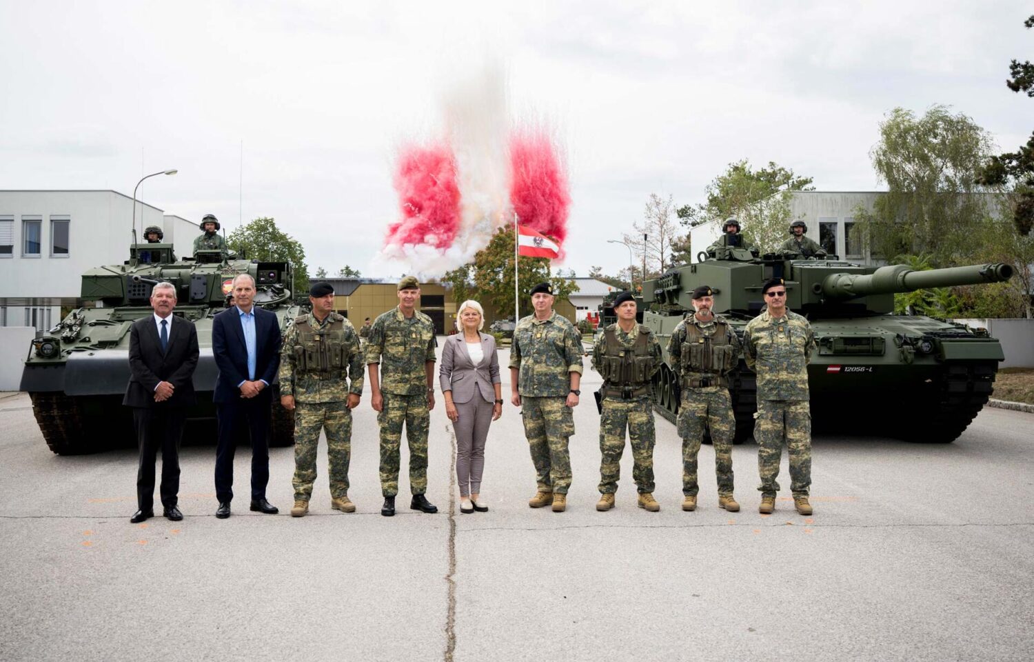 Modernized Tanks and IFVs Handed Over to the Austrian Army 1 csm 20260825 Uebergabe Schutzenpanzer „Ulan und Kampfpanzer „Leopard CAR1040 ea626affc0 1500x960 1