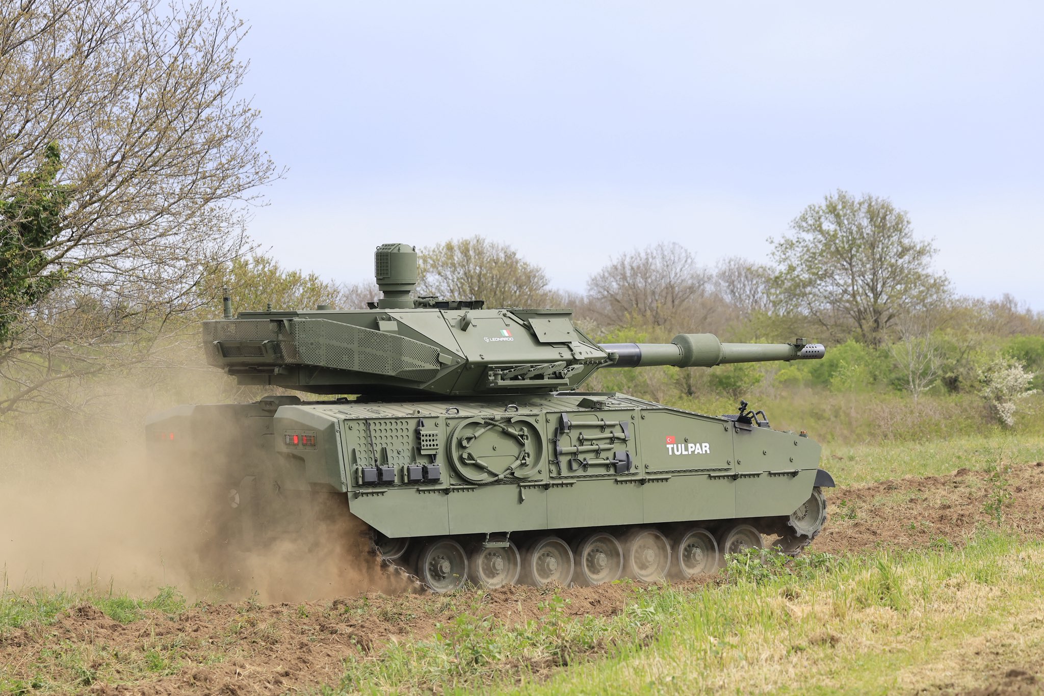 Otokar and Leonardo successfully complete integration and live firing tests of TULPAR with HITFACT MkII 120 mm turret 2 HSfZFnQWAAA0593